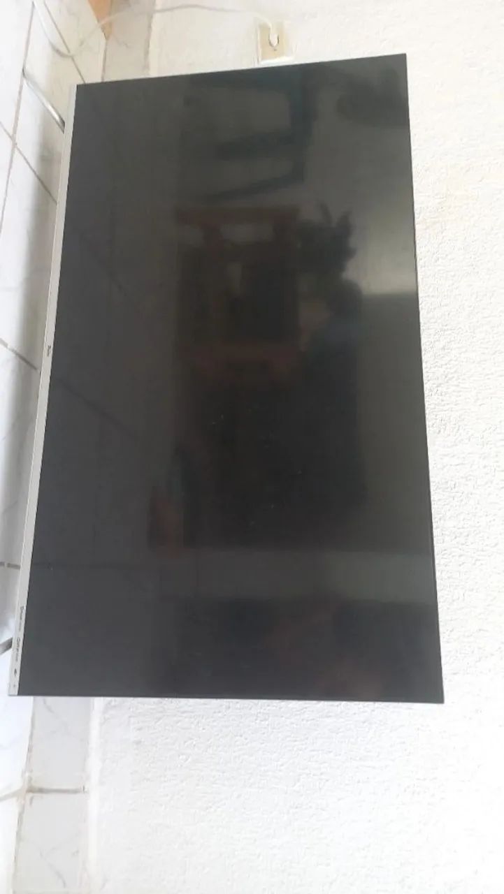 TV PHILCO 50 POLEGADAS PRA RETIRADA DE PEÇAS (APENAS COM O DISPLAY QUEIMADO)