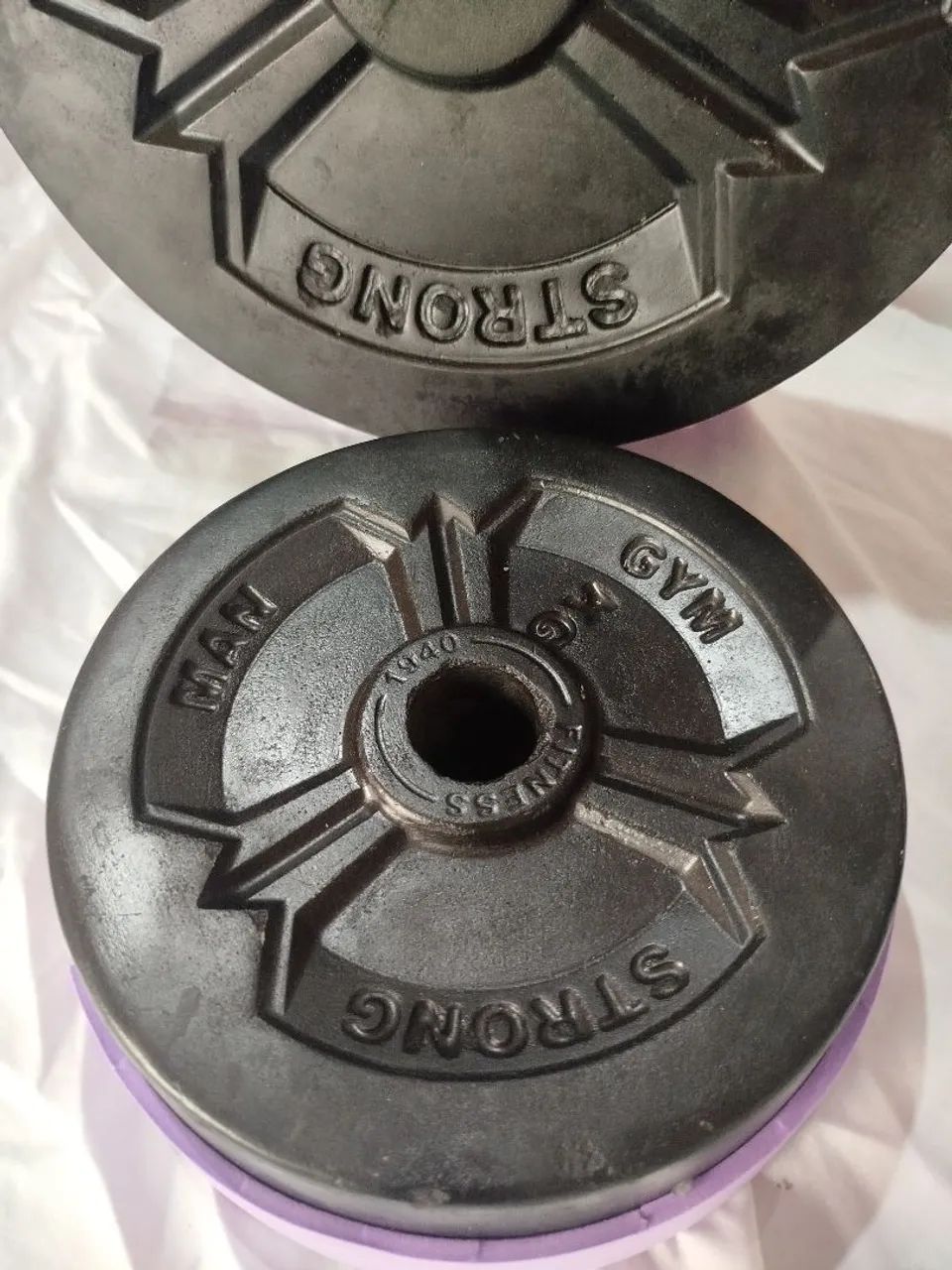 Anilhas e Halteres  de concreto 5kg e 10kg - Foto 3
