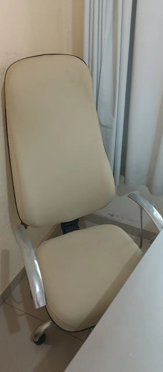 Mesa e cadeira escritório ou atendimento  - Foto 3