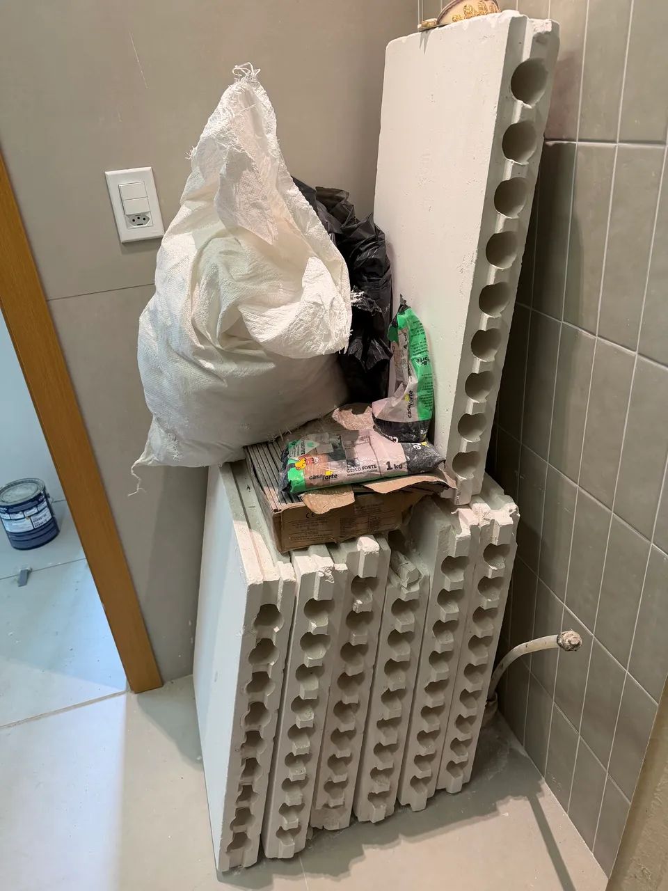 Doação de bloco de gesso