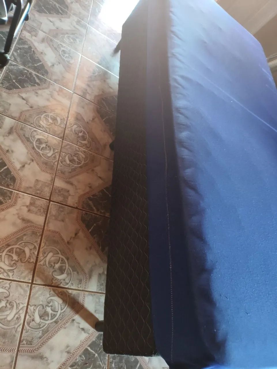 Vendo cama box com colchão - Foto 3