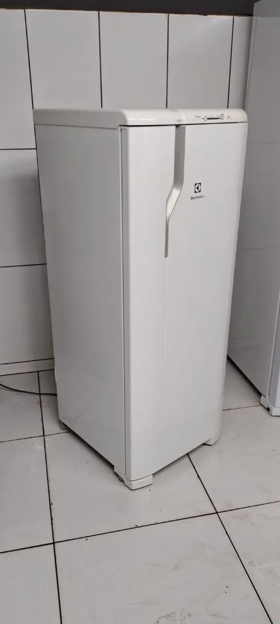 Vende uma geladeira semi nova  - Foto 4