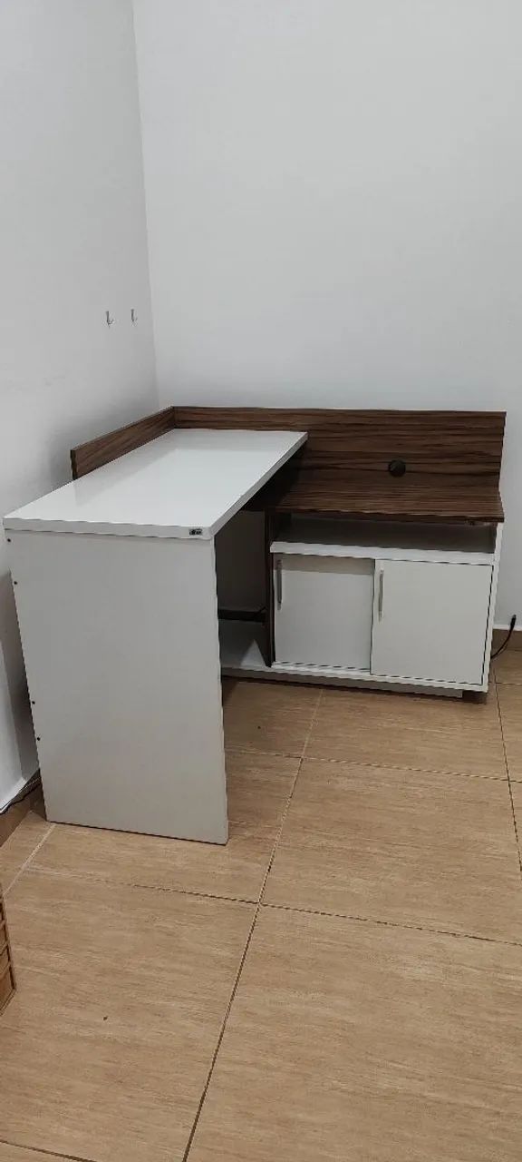 Mesa escritório/Escrivaninha Bem conservada - Foto 5