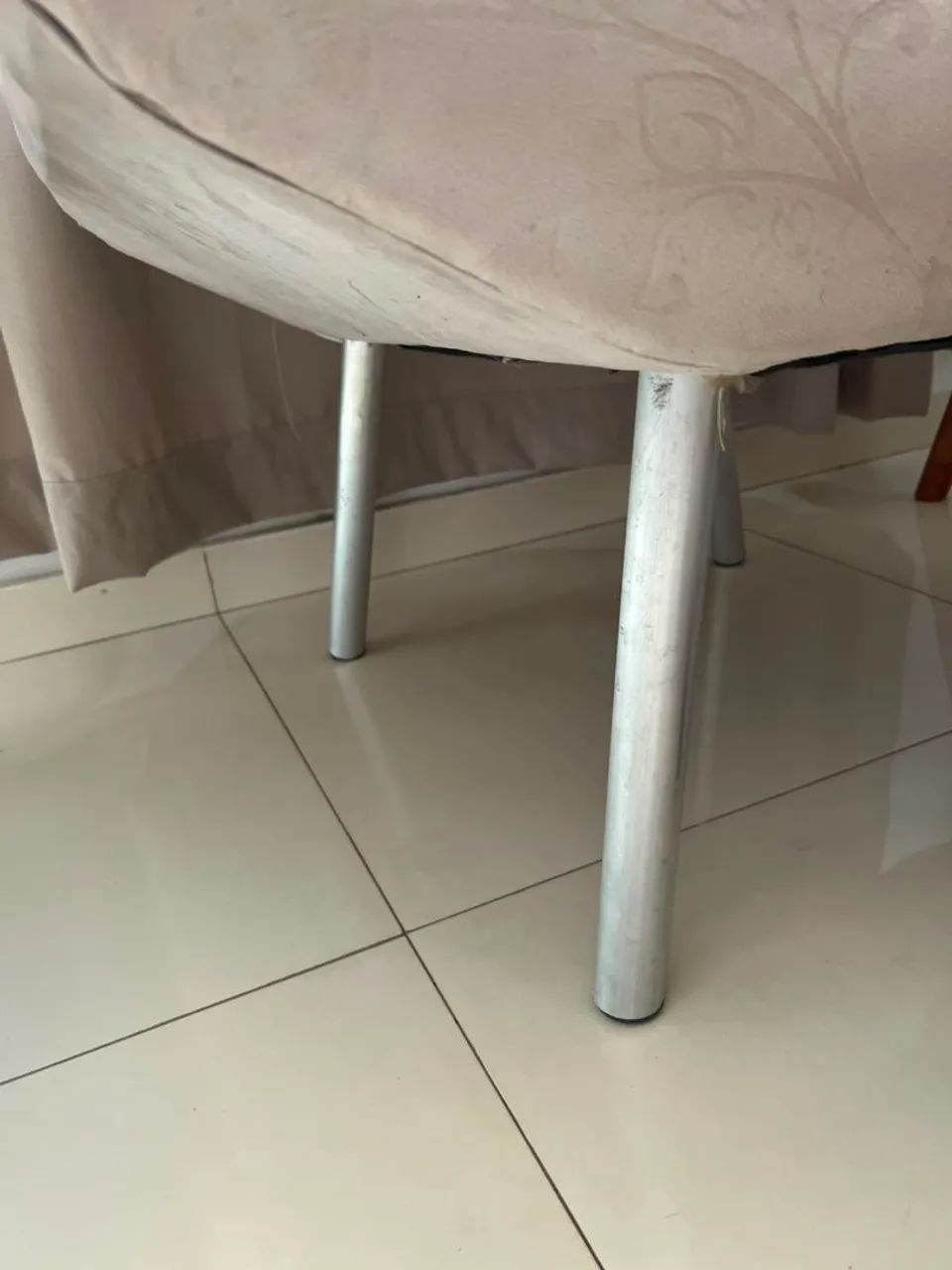 2x Poltronas na cor bege *usadas* - Foto 4