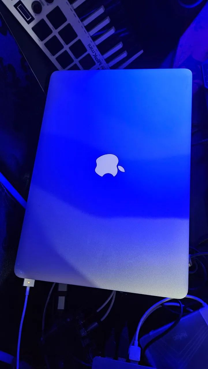MACBOOK PRO 2015 SUPER CONSERVADO - Foto 2