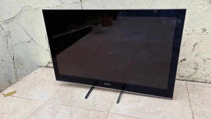 TV Sony Bravia 46" KDL-46NX705 - Com Defeito - Foto 4