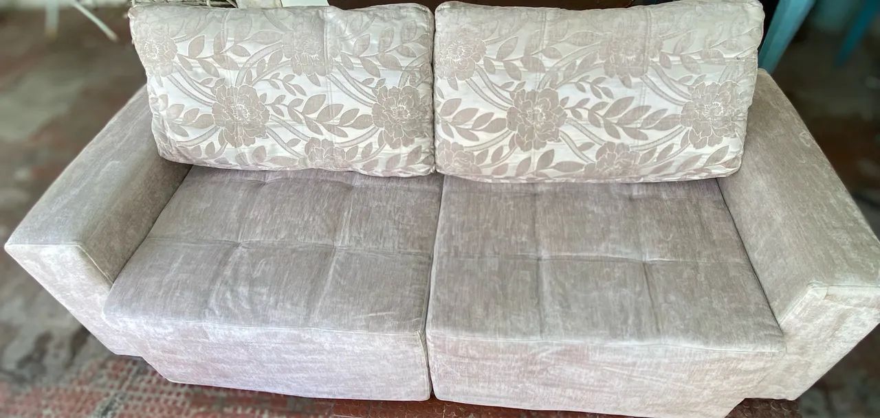 Sofá 3 lugares! Ótimo estado.