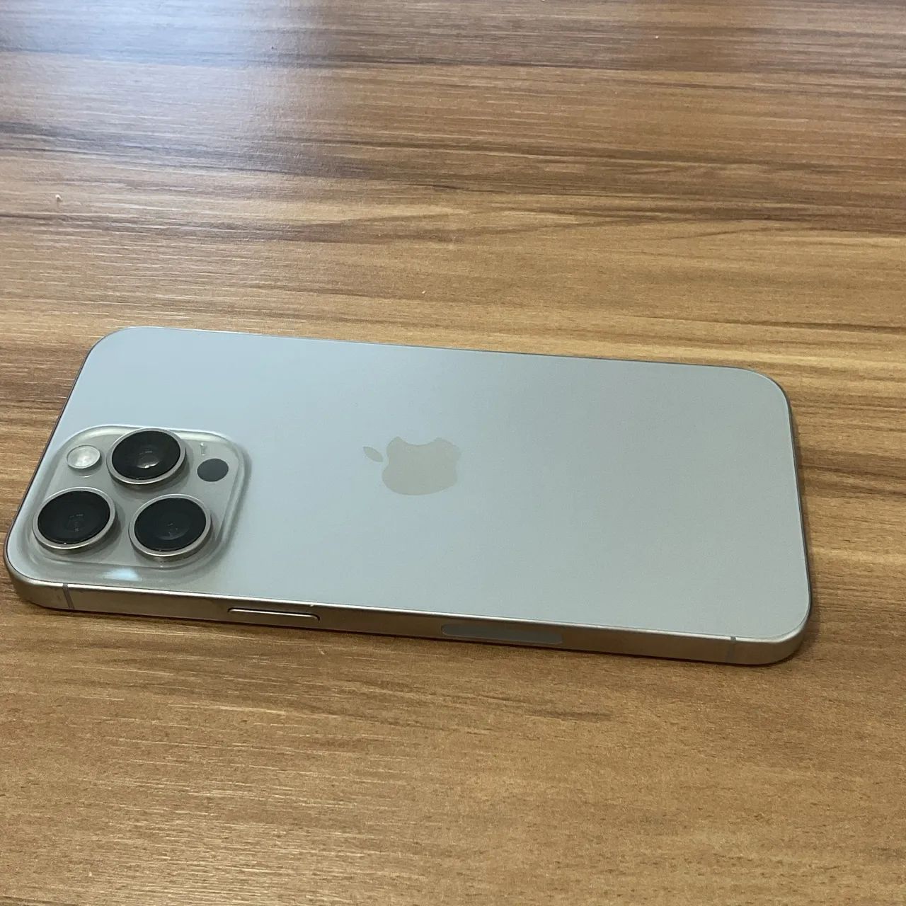 iPhone 15 pro max cinza 1TB - Celulares e Smartphones