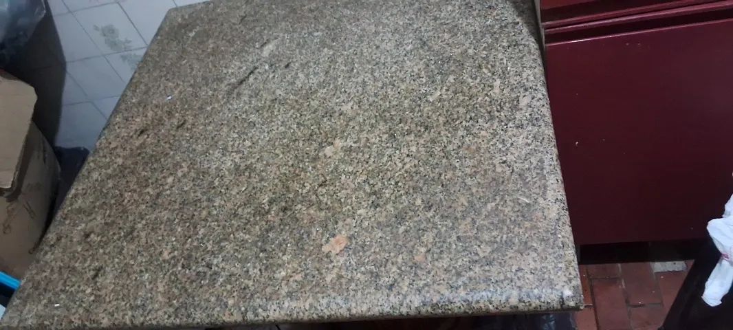 Mesa com tampo de granito(a pedra mesmo). - Foto 2