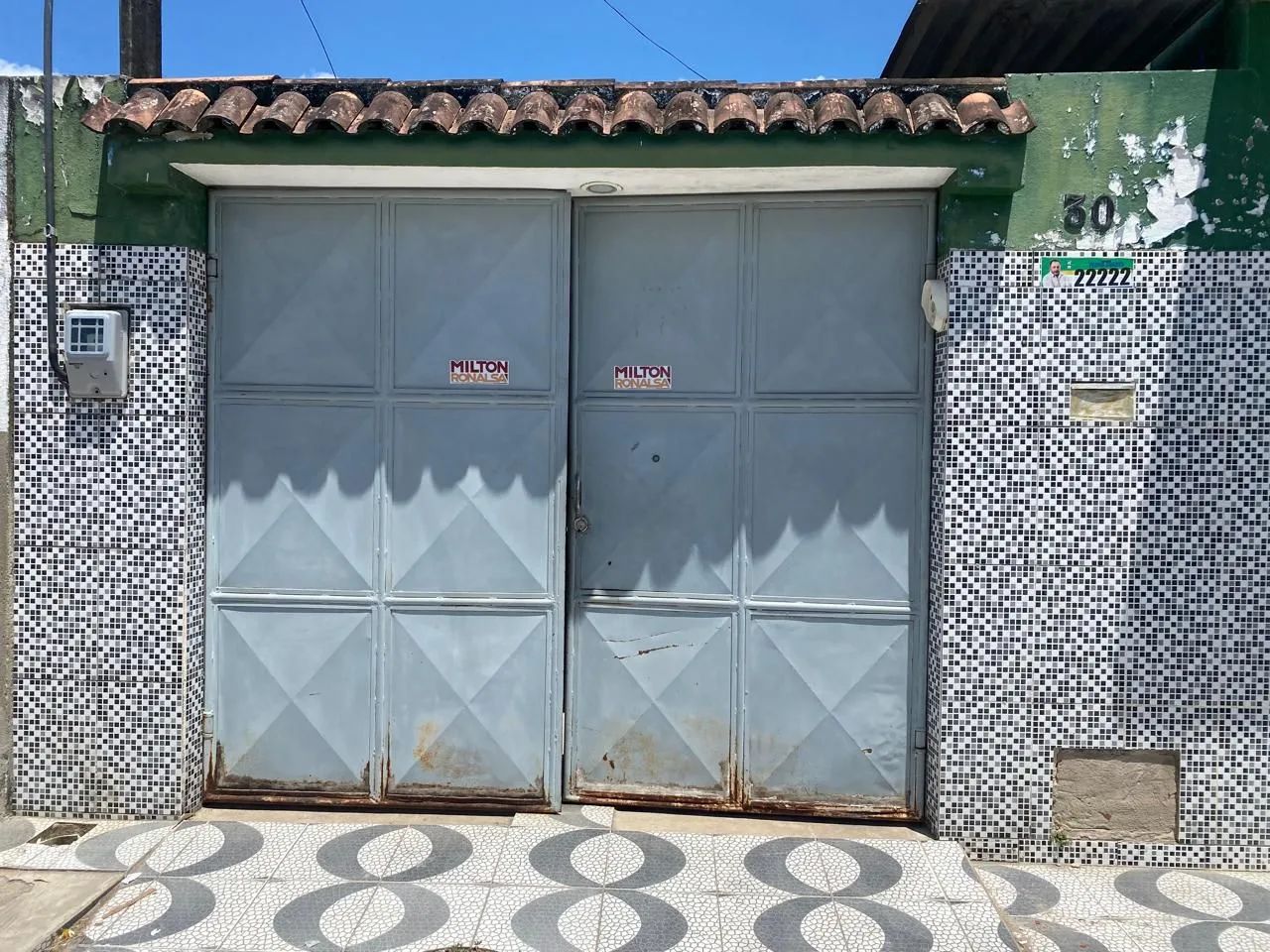 Casa à venda - 140m² de terreno, 3 quartos e ponto comercial 