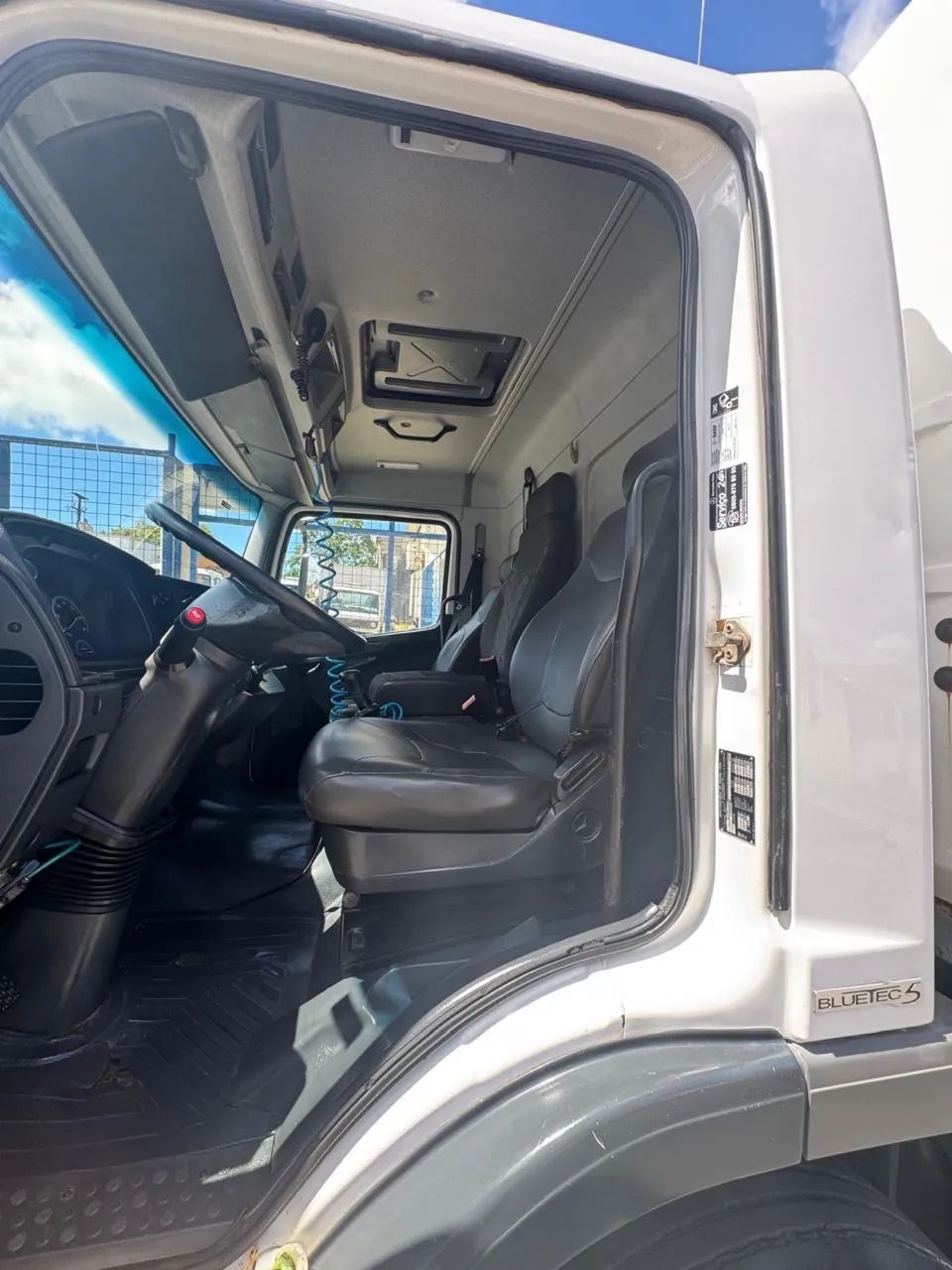 Atego 1419 com munck 12 toneladas  - Foto 3