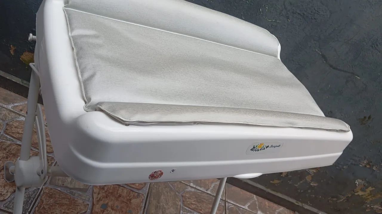 Banheira com suporte e trocador  - Foto 3