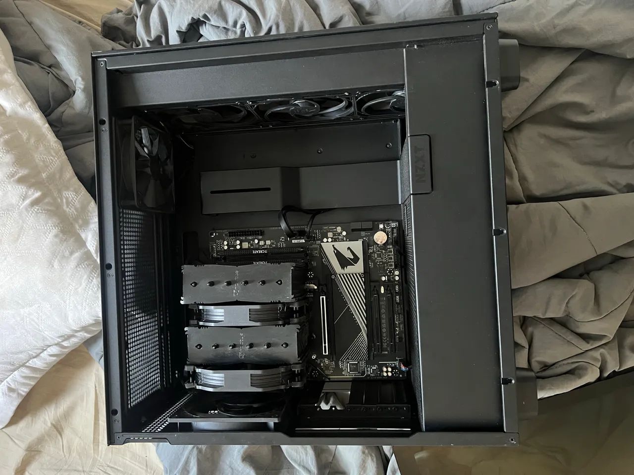 Gabinete Mid-tower ATX NZXT H7 - Foto 2