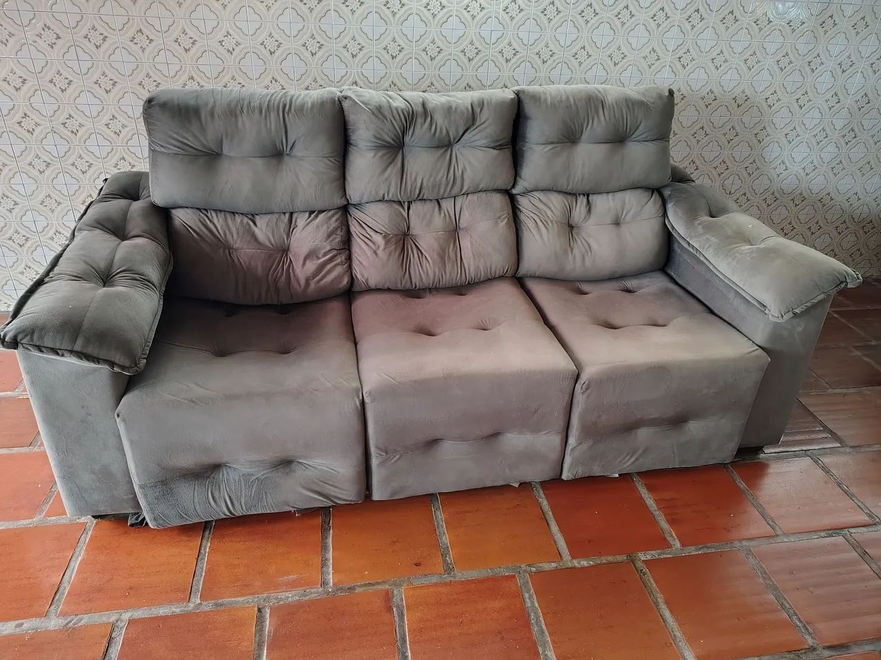 Vende-se sofá retratil 2,10 valor 500,00