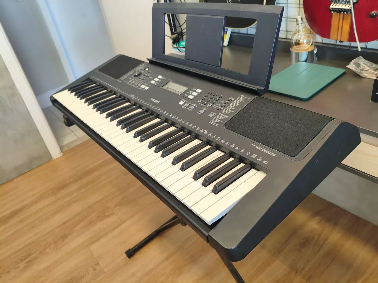 Teclado Yamaha PSR E363