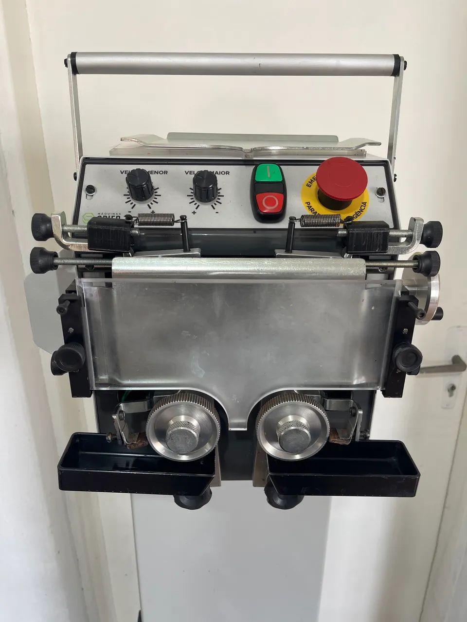 Máquina de pintar borda de cinto