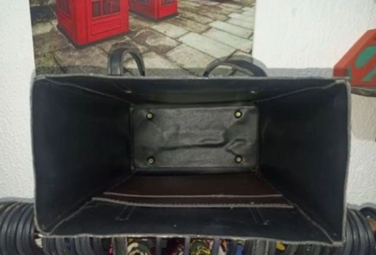 Bolsa tote Carolina Herrera preta e branca  - Foto 5