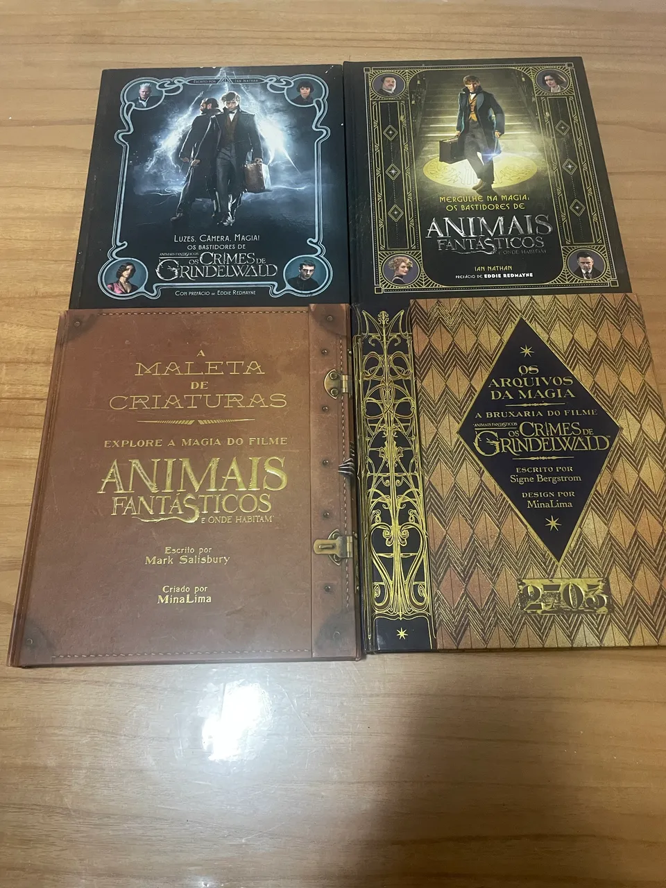 Los Crímenes de Grindelwald 洋書 まとめ売り 2x Livros, Animais Fantásticos e Onde Habitam e os crimes de