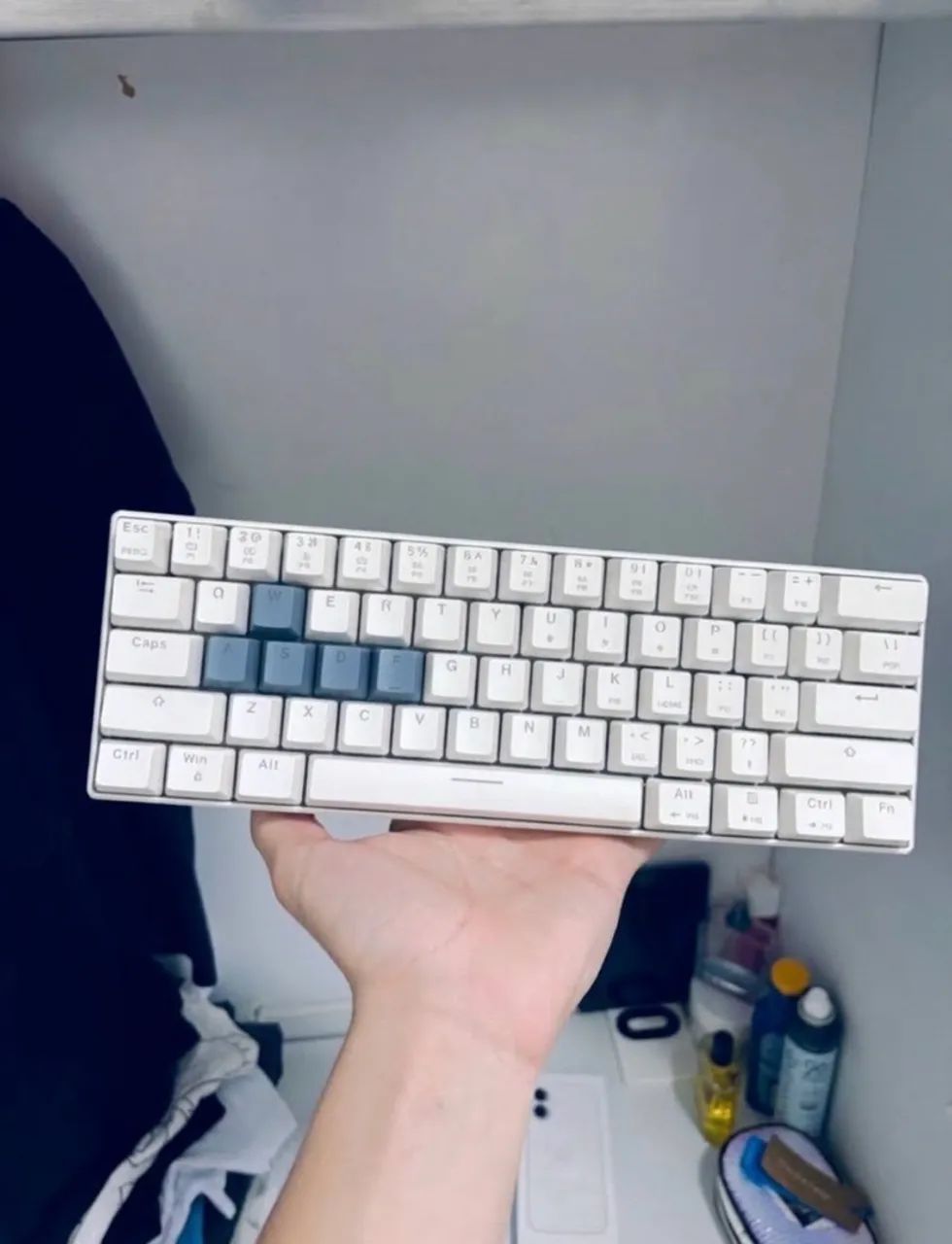 Teclado mecânico GK61