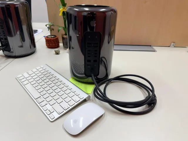 Macデスクトップ MacPro2013 /64GB / 1TB Mac Pro Late 2013 64GB RAM 1TB SSD - Computadores e Desktops