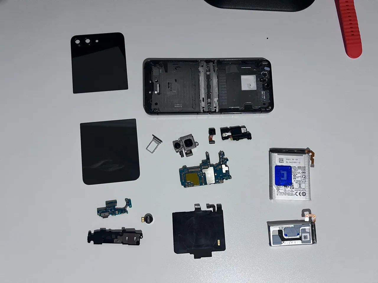 Peças Z Flip 5