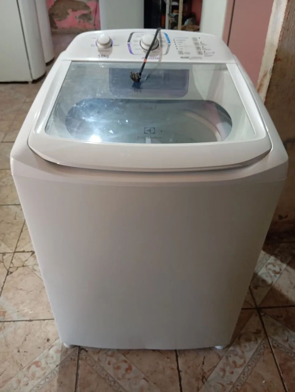 MÁQUINA DE LAVAR ELETROLUX 16KG SEMI NOVA ACEITO CARTÃO DOU GARANTIA FAÇO A ENTREGA 