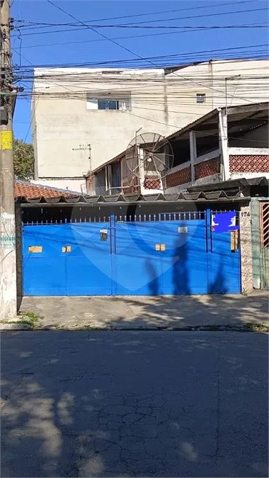 Térrea 02 dormitórios, localização privilegiada. Próximo a tudo - Foto 4