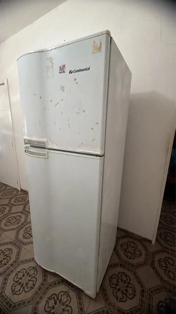 Geladeira continental - 330 LITROS