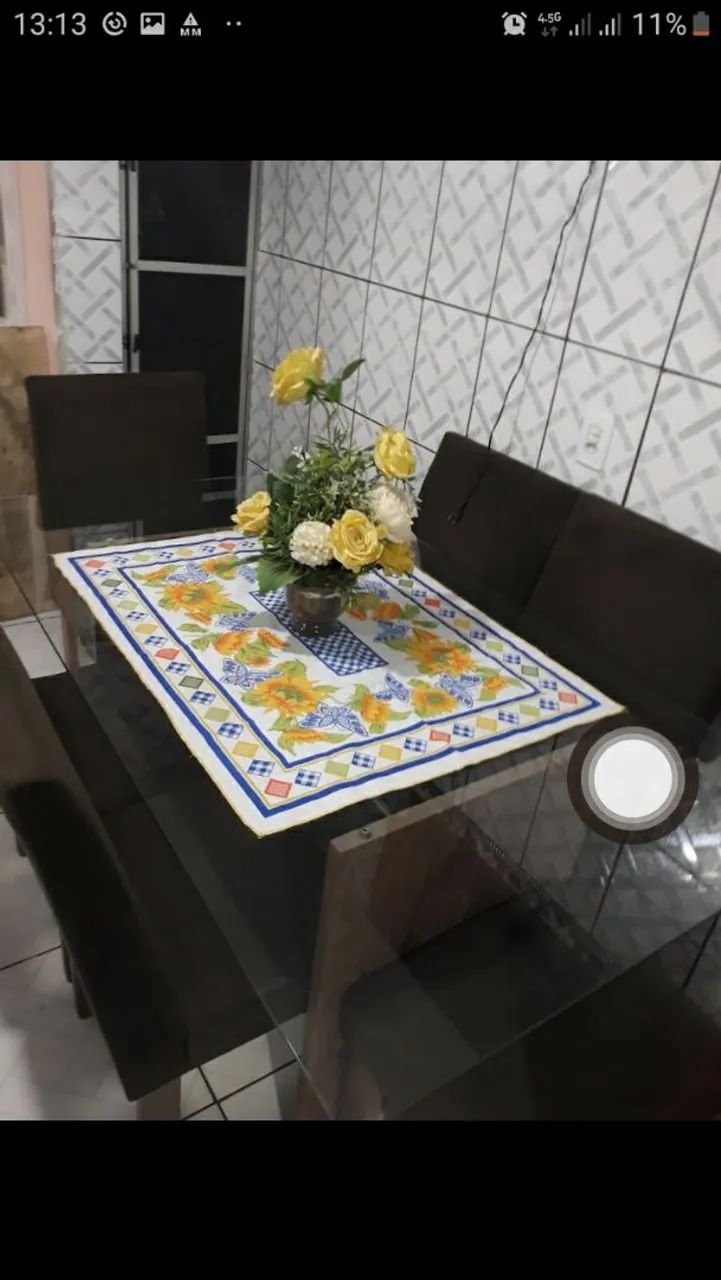 Mesa tampo de vidro com 6 cadeiras 