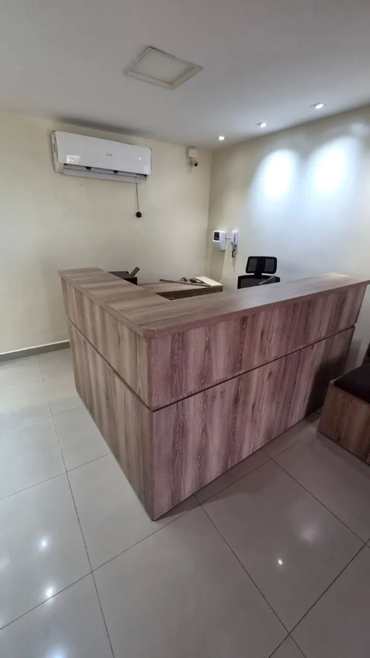 Balcão recepção formato em L