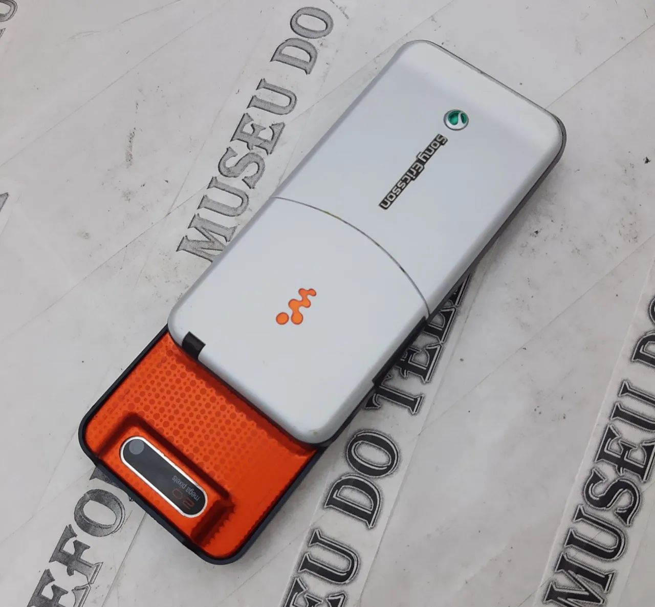 Sony Ericsson w580 celular antigo RELIQUIA branco lindo  - Foto 4