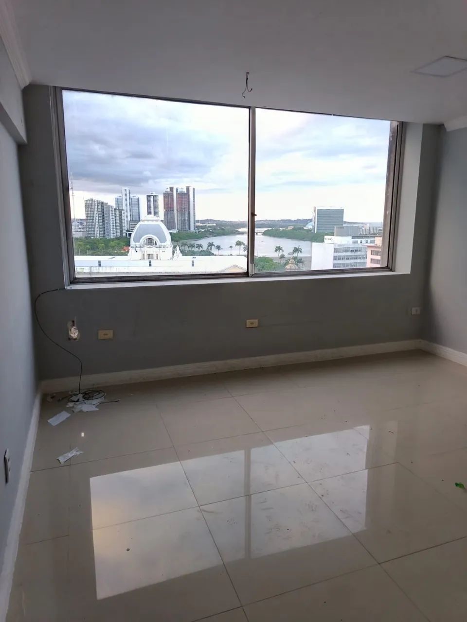 Ótima sala comercial Santo Antônio 