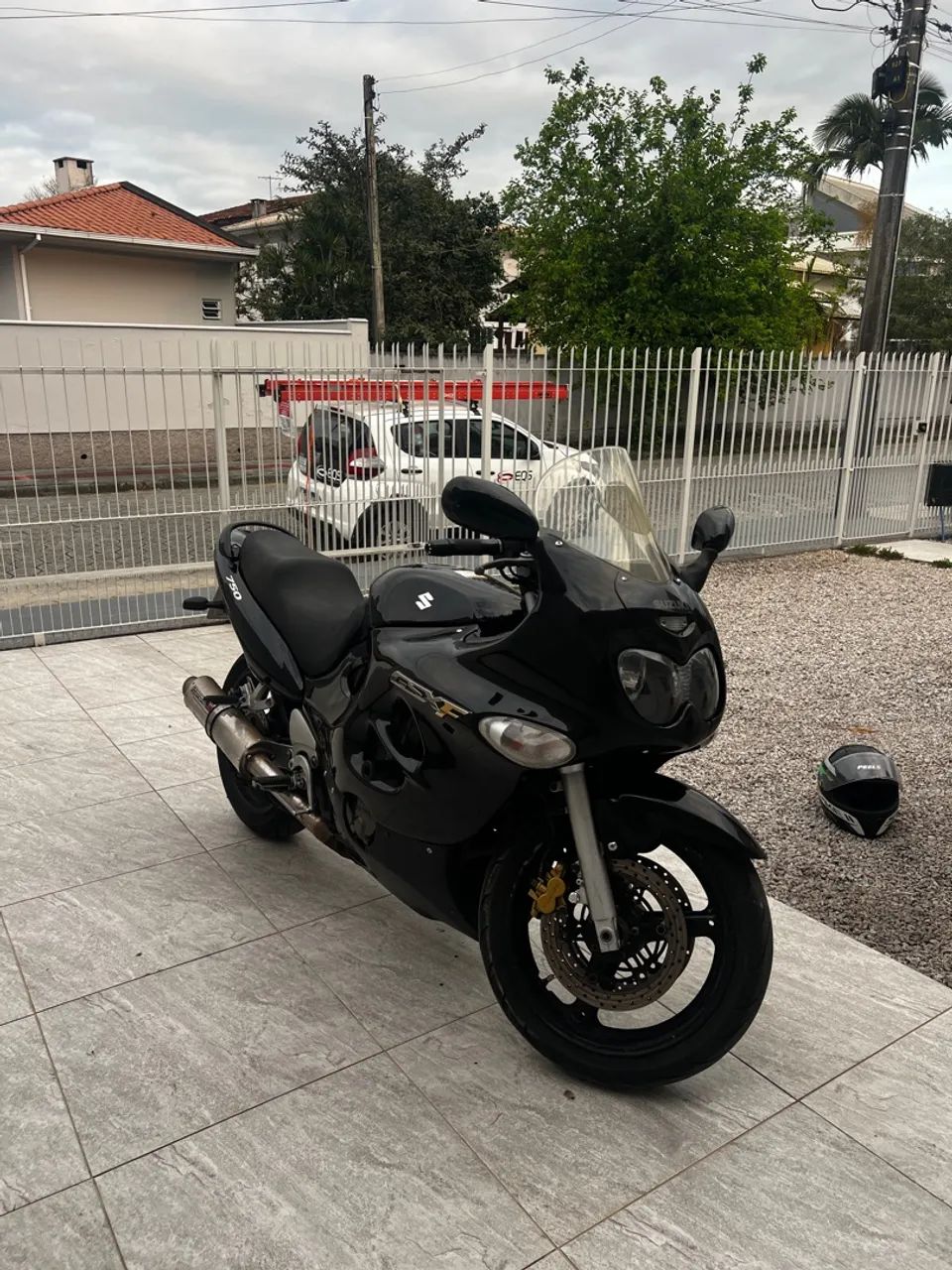 GSX 750F 2007 - Foto 3