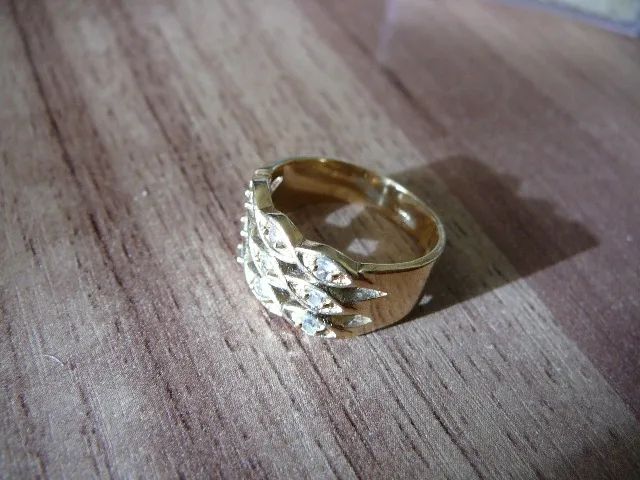 Anel banhado a ouro com brilhantes - Foto 3
