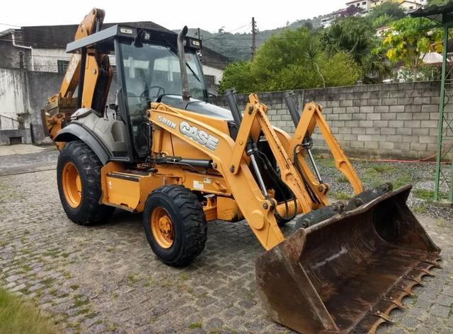 Retro Case 580n, 2014, 4x4