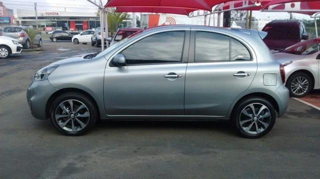 NISSAN MARCH SL 1.6 16V FLEXSTART Cinza 2015/2016 - Foto 9