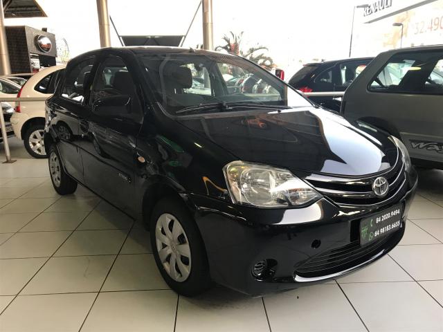 TOYOTA ETIOS 2014/2014 1.3 X 16V FLEX 4P MANUAL - Foto 2