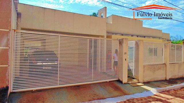 Linda casa! Rua 03 Vicente Pires próximo ao Big Box! Condomínio fechado, suíte master!