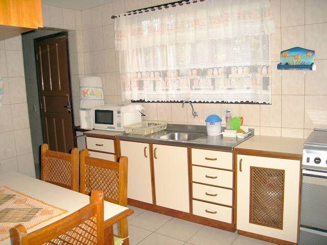 Casa com piscina em Itapoá ,3 quartos(1 suíte), ar, wifi, monit. 24h, 60 metros da praia - Foto 9