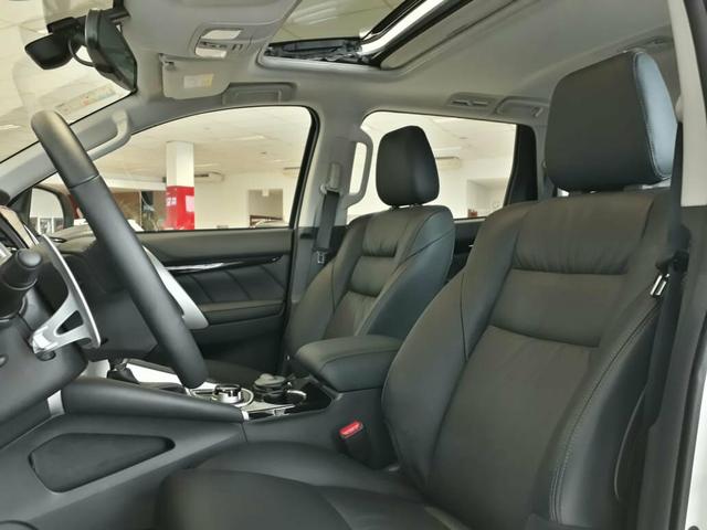 Pajero sport hpe 2.4 diesel 4x4 automática 2020 - Foto 13
