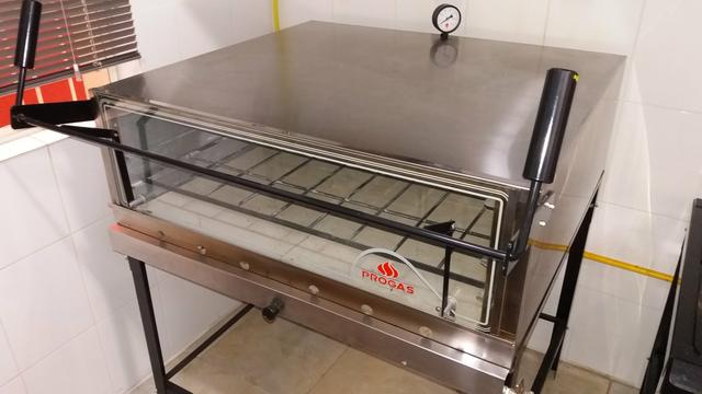 Fogao industrial 6 bocas e forno industrial - Foto 2