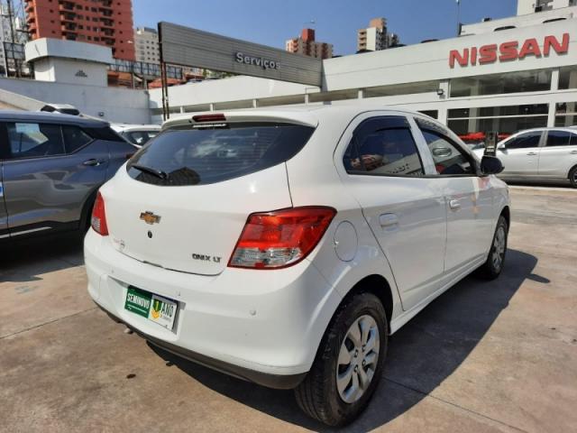 CHEVROLET ONIX 1.0 MPFI LT 8V FLEX 4P MANUAL. - Foto 5