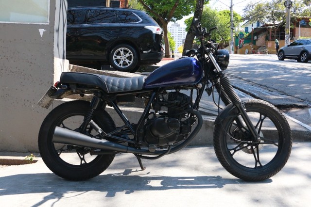 MOTO SUZUKI INTRUDER 125 CAFE RACER