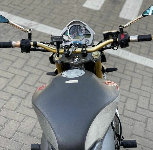 HONDA CB HORNET