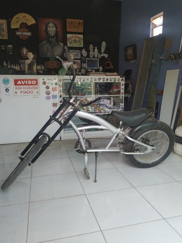 Bicicleta Chopper  com cabelo no pneu! - Foto 4