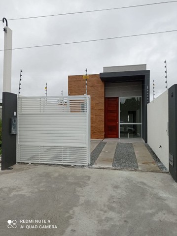 Casa sendo 3/4 e uma suíte no bairro sim 