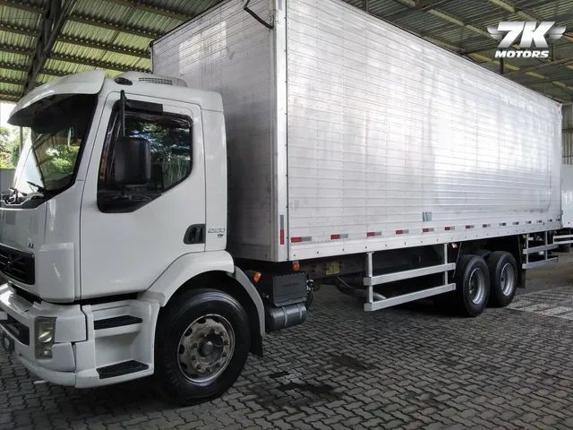 VOLVO VM 220 6x2  BAU