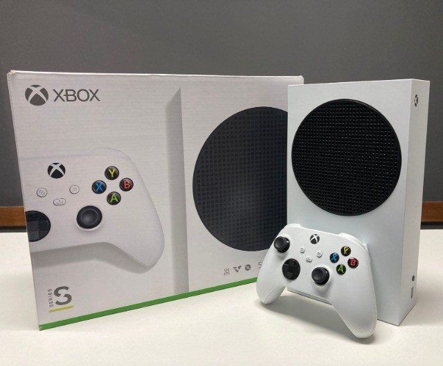 Xbox Series S seminovo é na Troca Game!