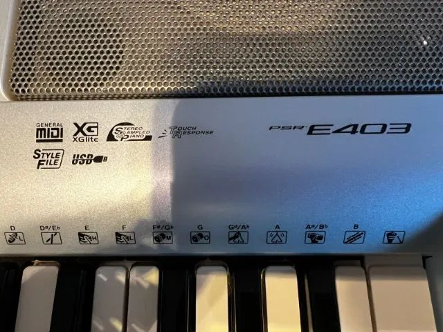 Teclado Yamaha psr e403 + suporte RMV - Foto 2