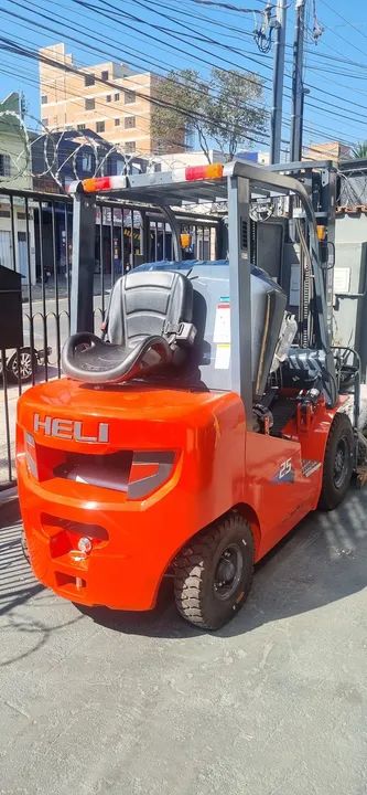 HELI 2.5 TON TORRE PADRÃO MOVIDA A DIESEL - Foto 2